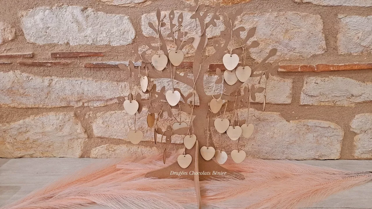 Arbre à voeux et ses 50 coeurs en bois